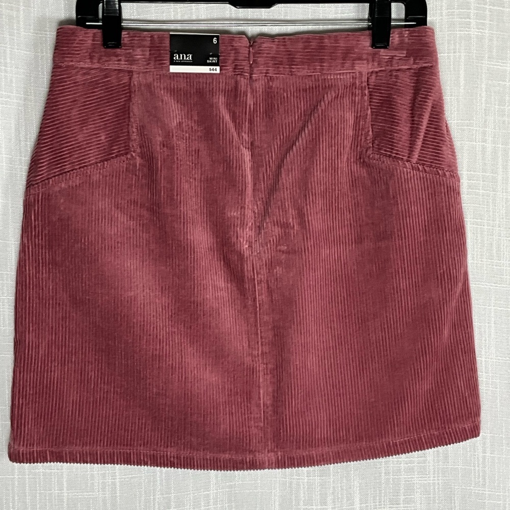 a.n.a Mini Skirt Size 6 in Dusty Rose Corduroy - Picture 3 of 6
